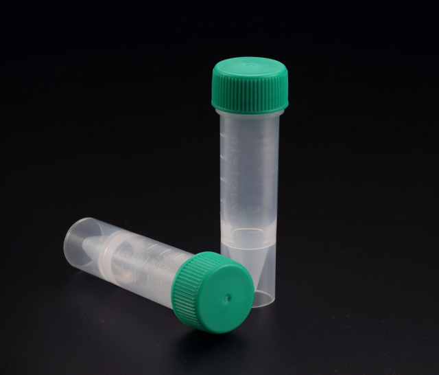 スクリューキャップチューブ　5ml/自立型/クリア/滅菌済