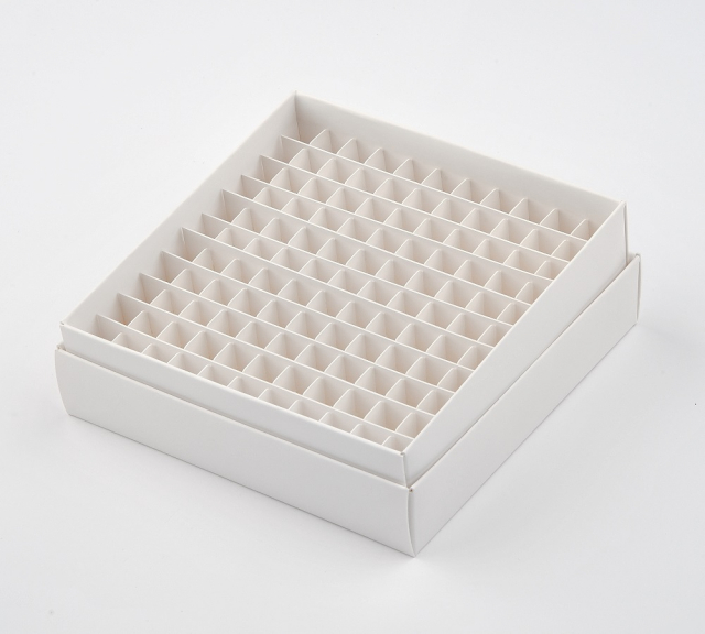 凍結保存用ボックス　0.5ml/121穴/防水タイプ